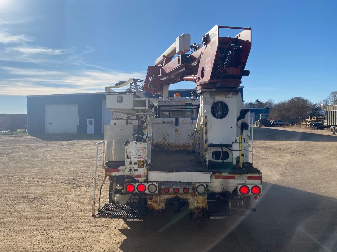 2004 GMC T7500 - Image 5